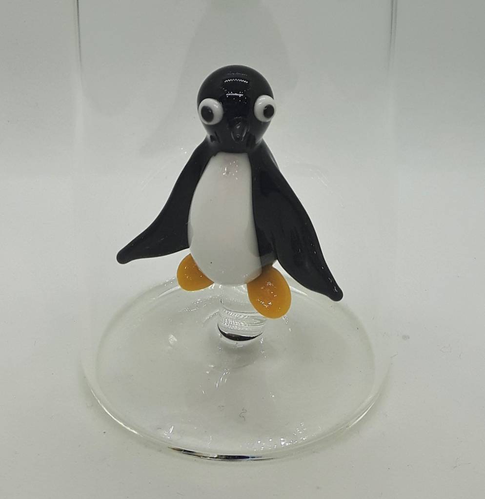 Domglas-Pinguin-detail