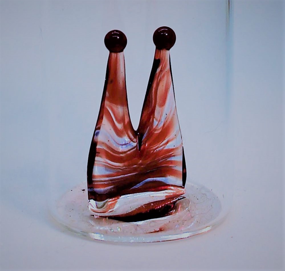 Domglas-Schnapsglas-Dom-rot-weiss-marmoriert-detail